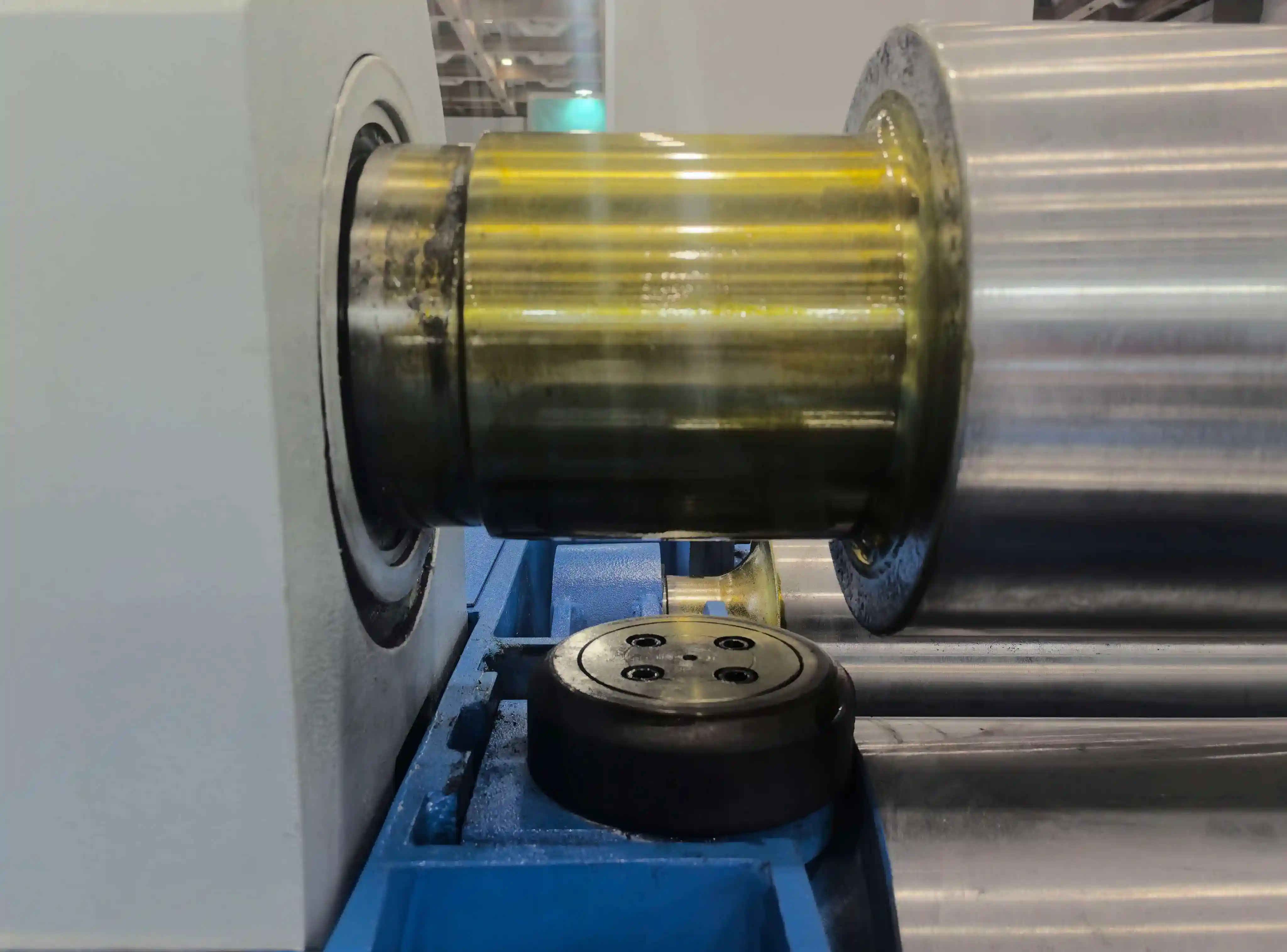 All-roll synchronized drive system