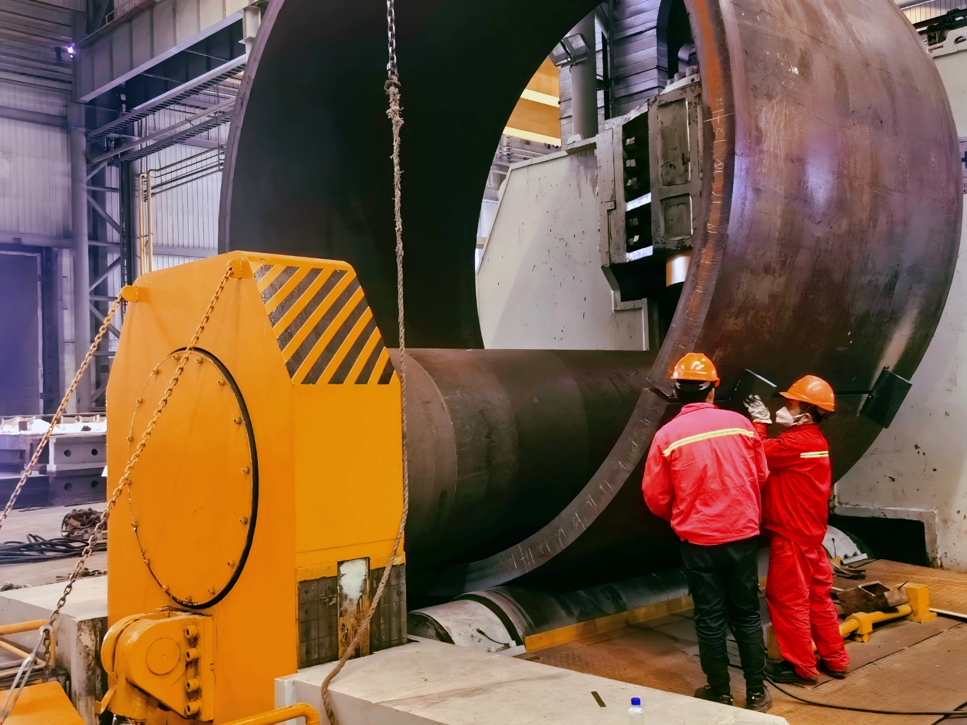 Heavy duty vessel plate bender for pressure vessel manufacturing