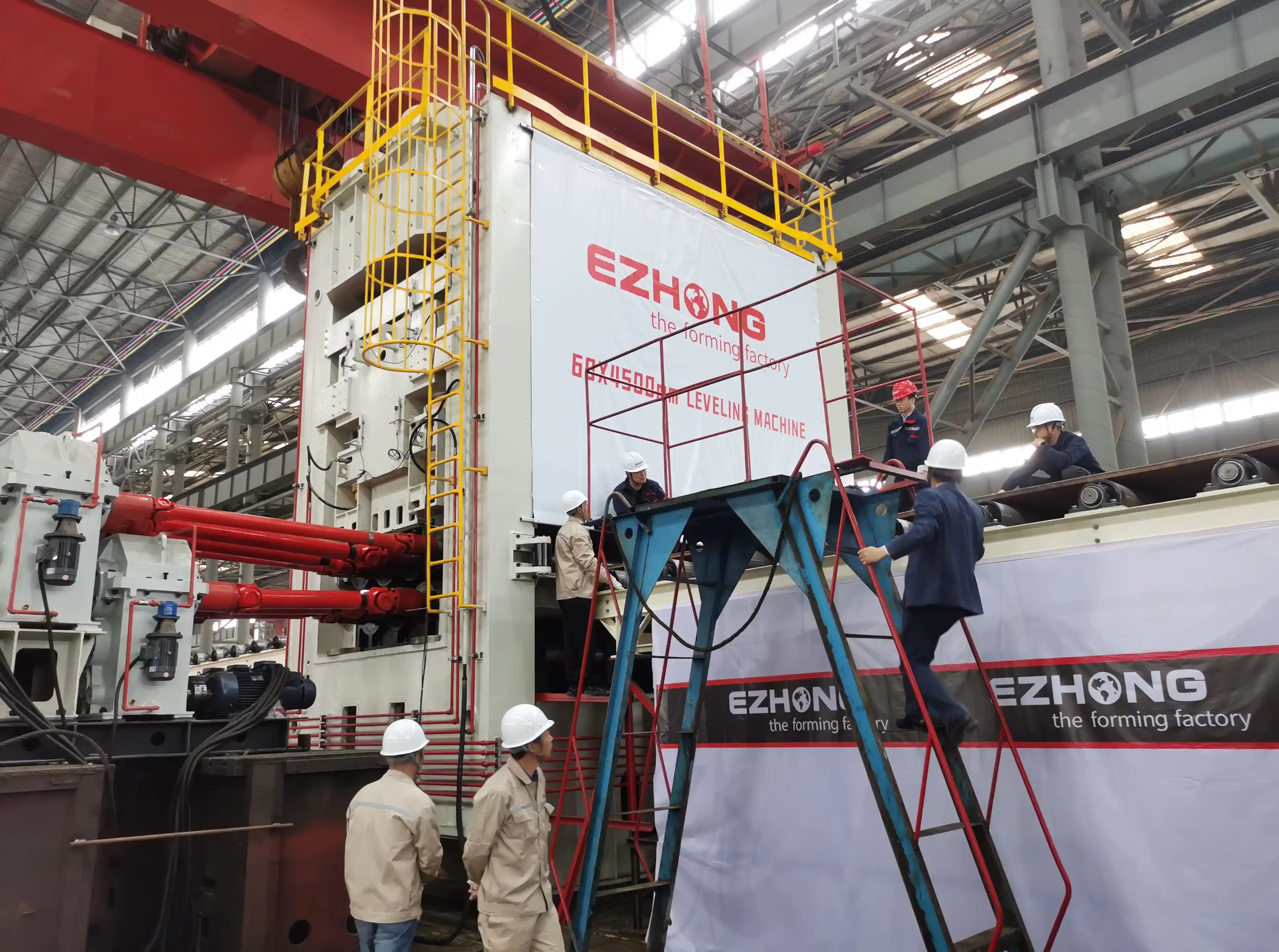 EZHONG plate leveling machine — multi roller high strength steel flattening equipment in operation